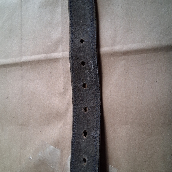 Men's 36" Black Leather Belt With Embellished Buckle - Picture 6 of 6